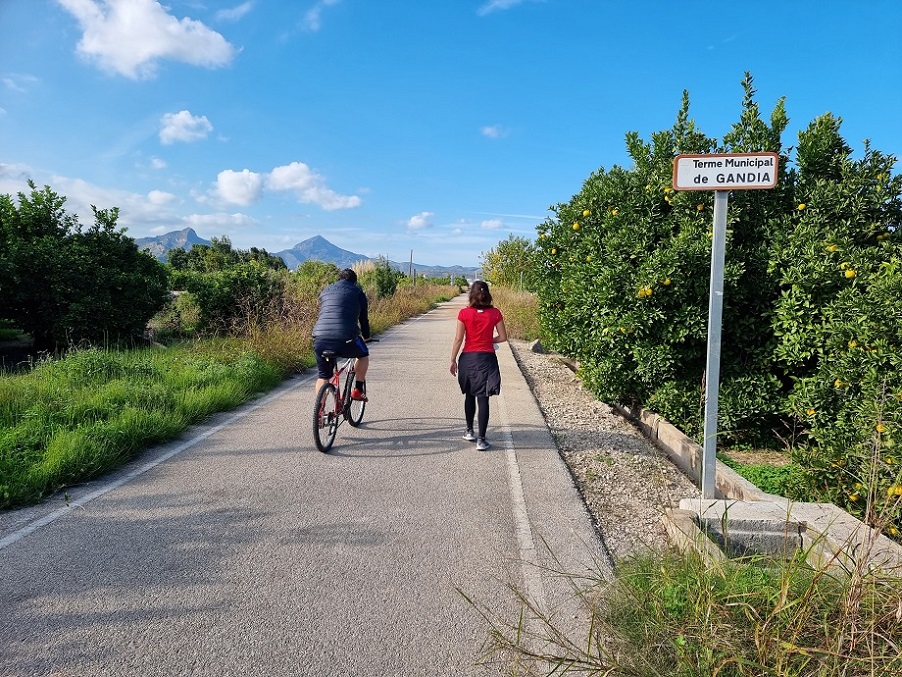 El Camino Natural de la Safor, una sencilla ruta que discurre por una vía verde entre Gandia y Oliva