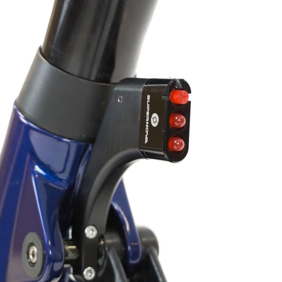Supernova E3 Tail Light 2 en acción