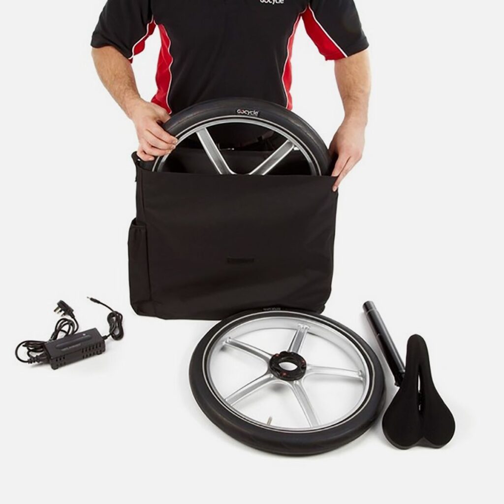 Gocycle Kit Bag con componentes organizados.